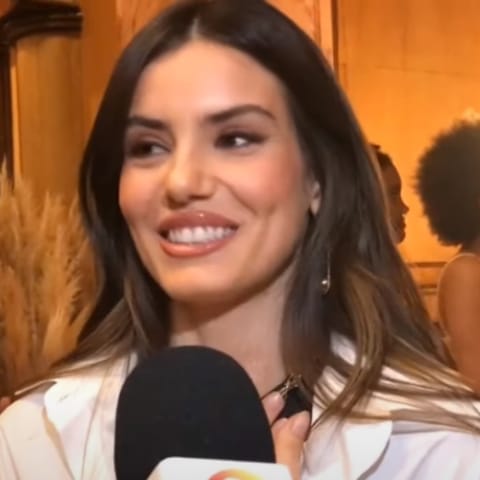 Camila Queiroz
