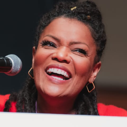 Yvette Nicole Brown