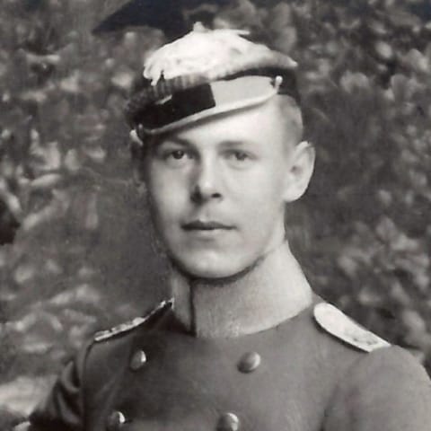 Hermano Ernesto IV de Hohenlohe-Langemburgo
